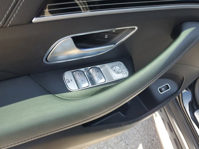 Vehicle image 23 of 39