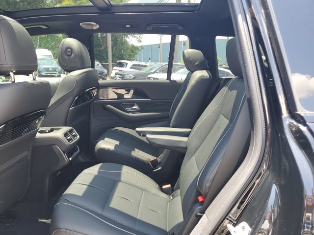 Vehicle image 12 of 39
