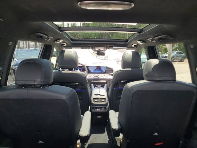 Vehicle image 9 of 39