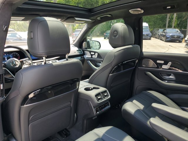 Vehicle image 13 of 39