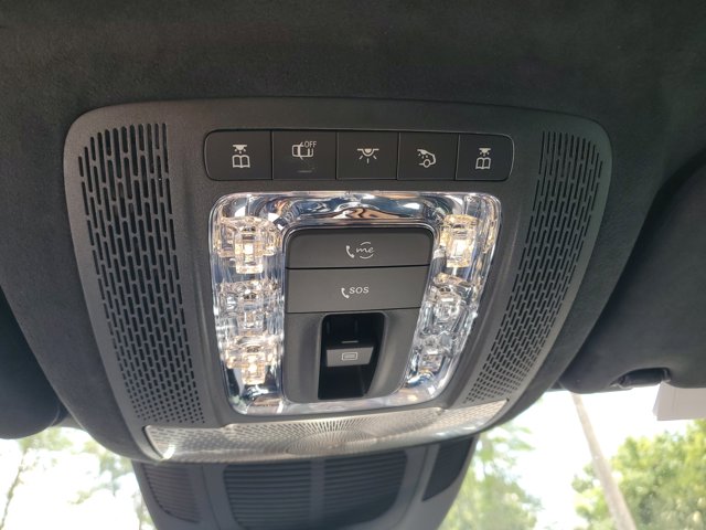 Vehicle image 34 of 39