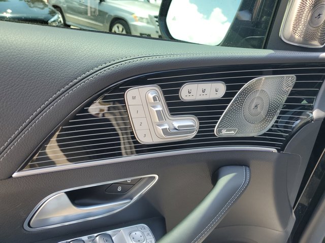 Vehicle image 20 of 39