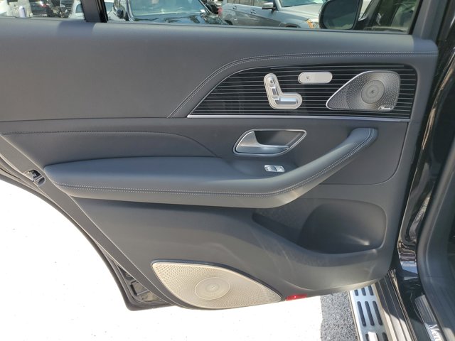 Vehicle image 11 of 39
