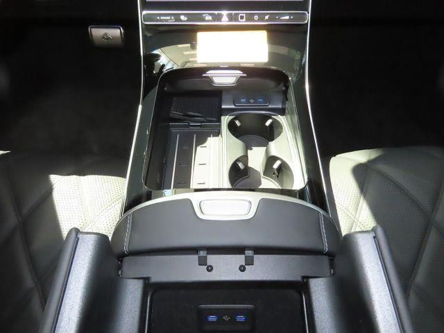 Vehicle image 29 of 31