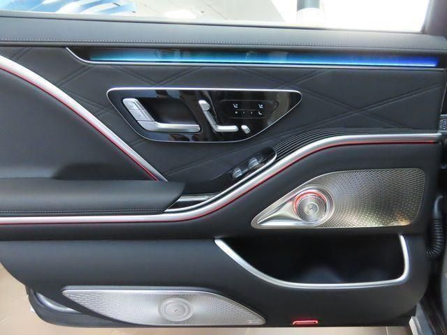 Vehicle image 7 of 31