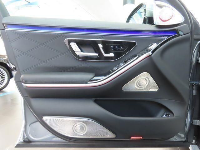 Vehicle image 15 of 31