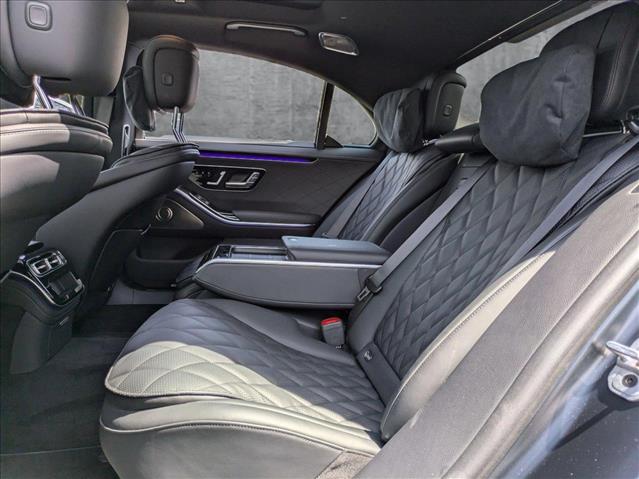 Vehicle image 19 of 28