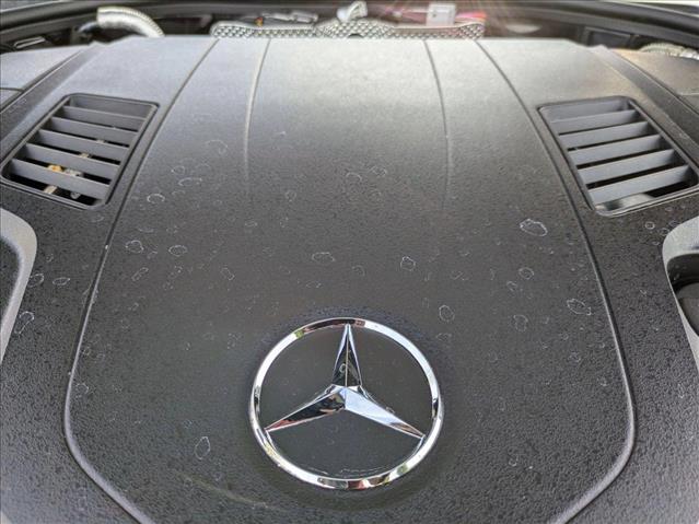 Vehicle image 26 of 28