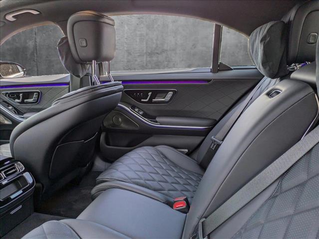 Vehicle image 20 of 28