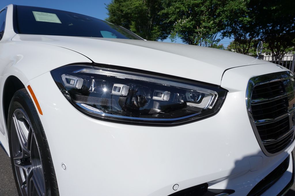 Vehicle image 10 of 73