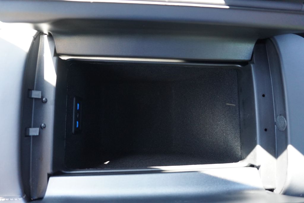 Vehicle image 41 of 73