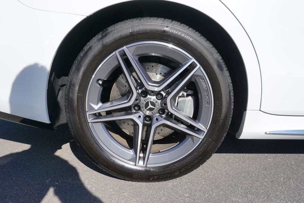 Vehicle image 16 of 73