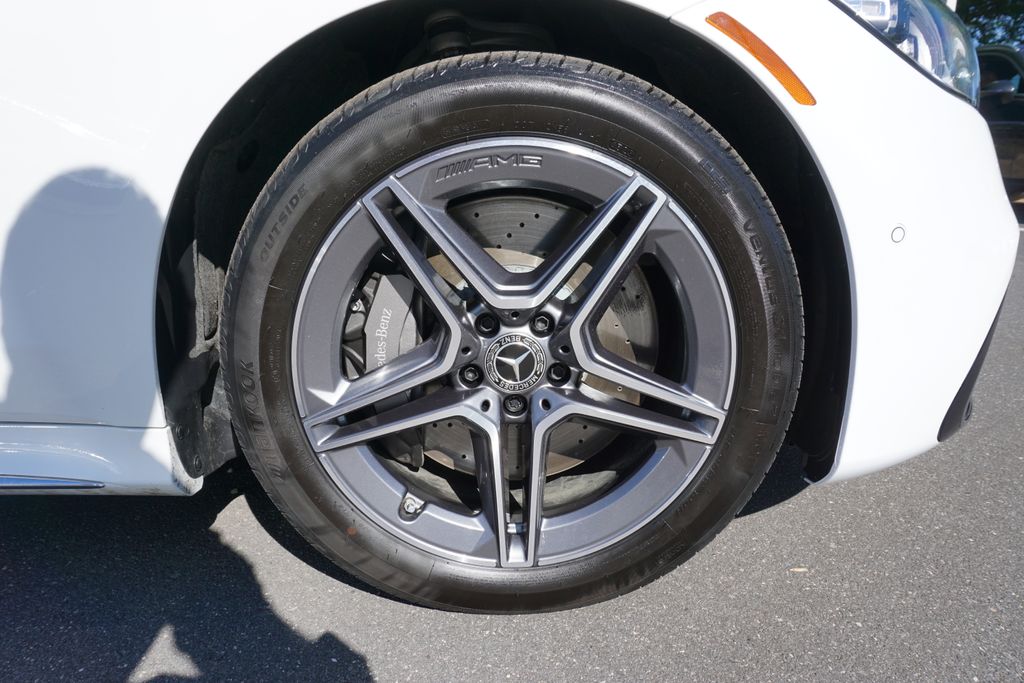 Vehicle image 17 of 73
