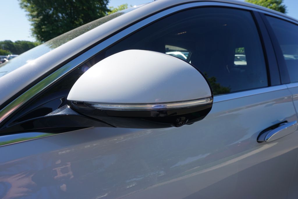 Vehicle image 12 of 73