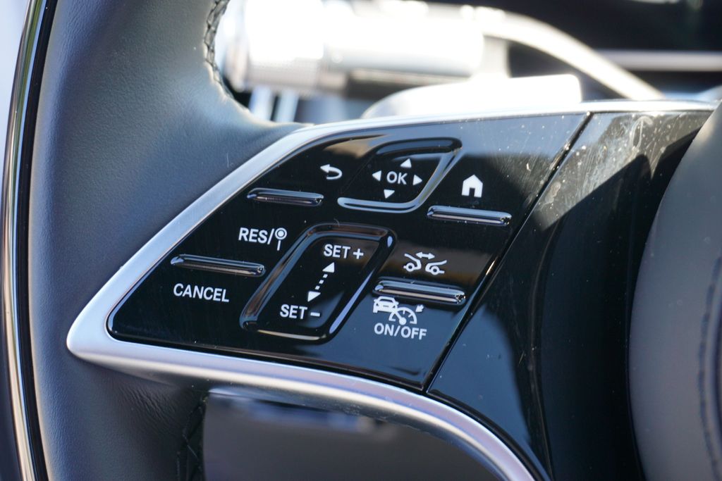 Vehicle image 30 of 73
