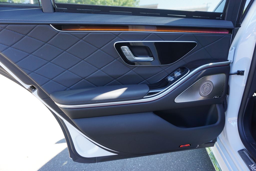 Vehicle image 60 of 73