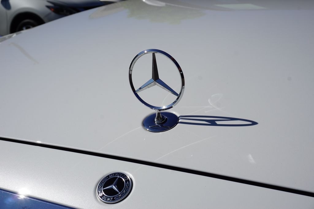 Vehicle image 11 of 73