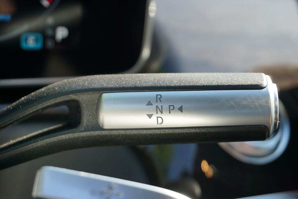 Vehicle image 33 of 73