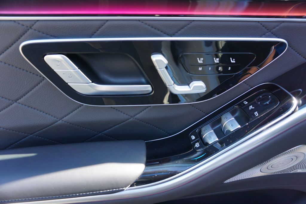 Vehicle image 22 of 73