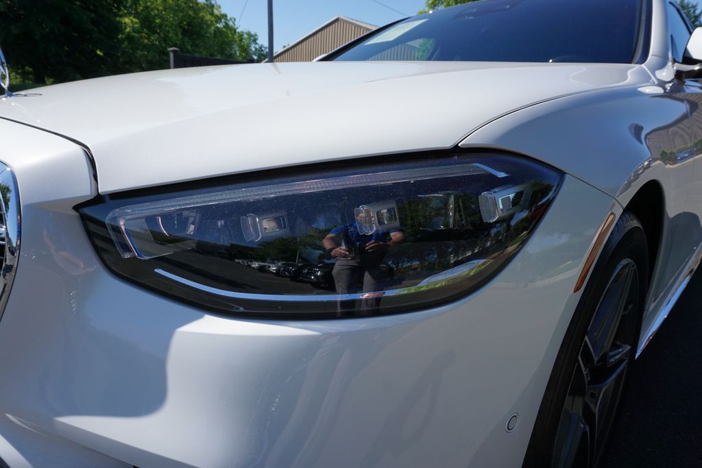 Vehicle image 9 of 73