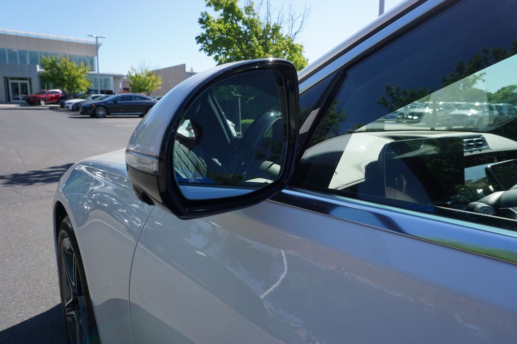 Vehicle image 13 of 73