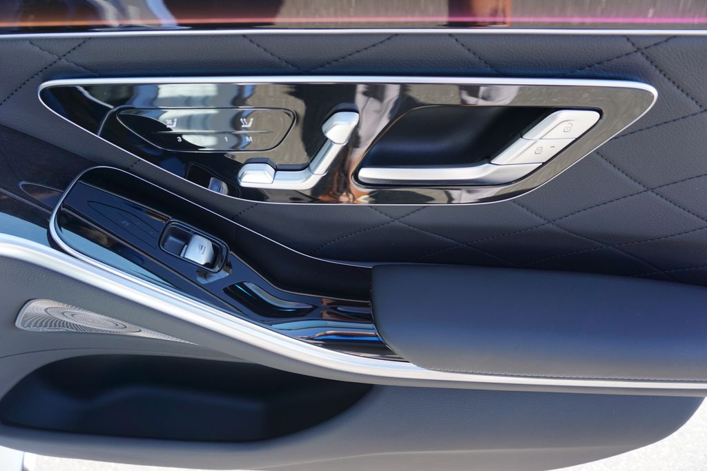 Vehicle image 54 of 73