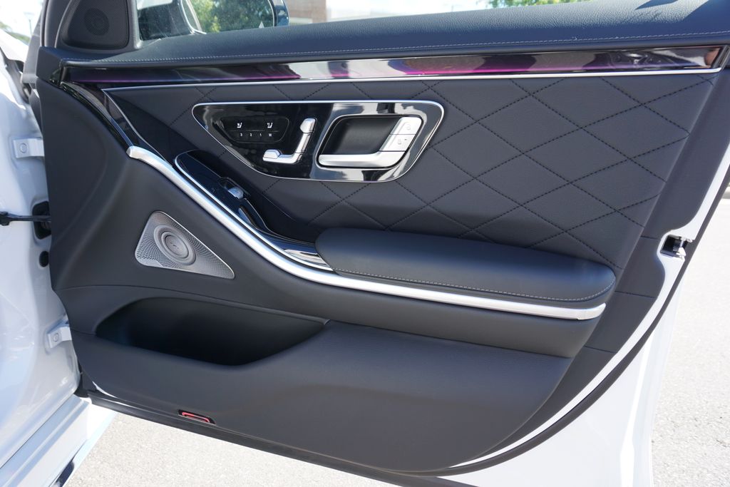 Vehicle image 53 of 73
