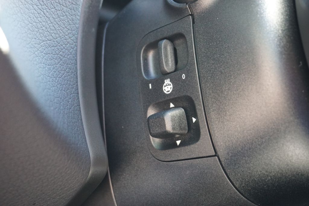 Vehicle image 29 of 73