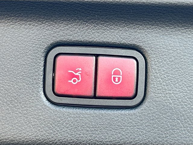 Vehicle image 24 of 39