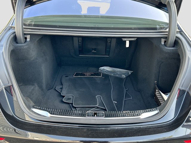 Vehicle image 10 of 39