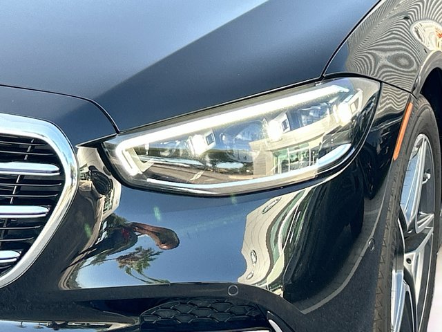 Vehicle image 33 of 39