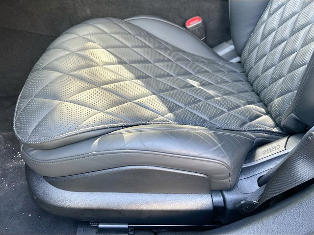 Vehicle image 14 of 39