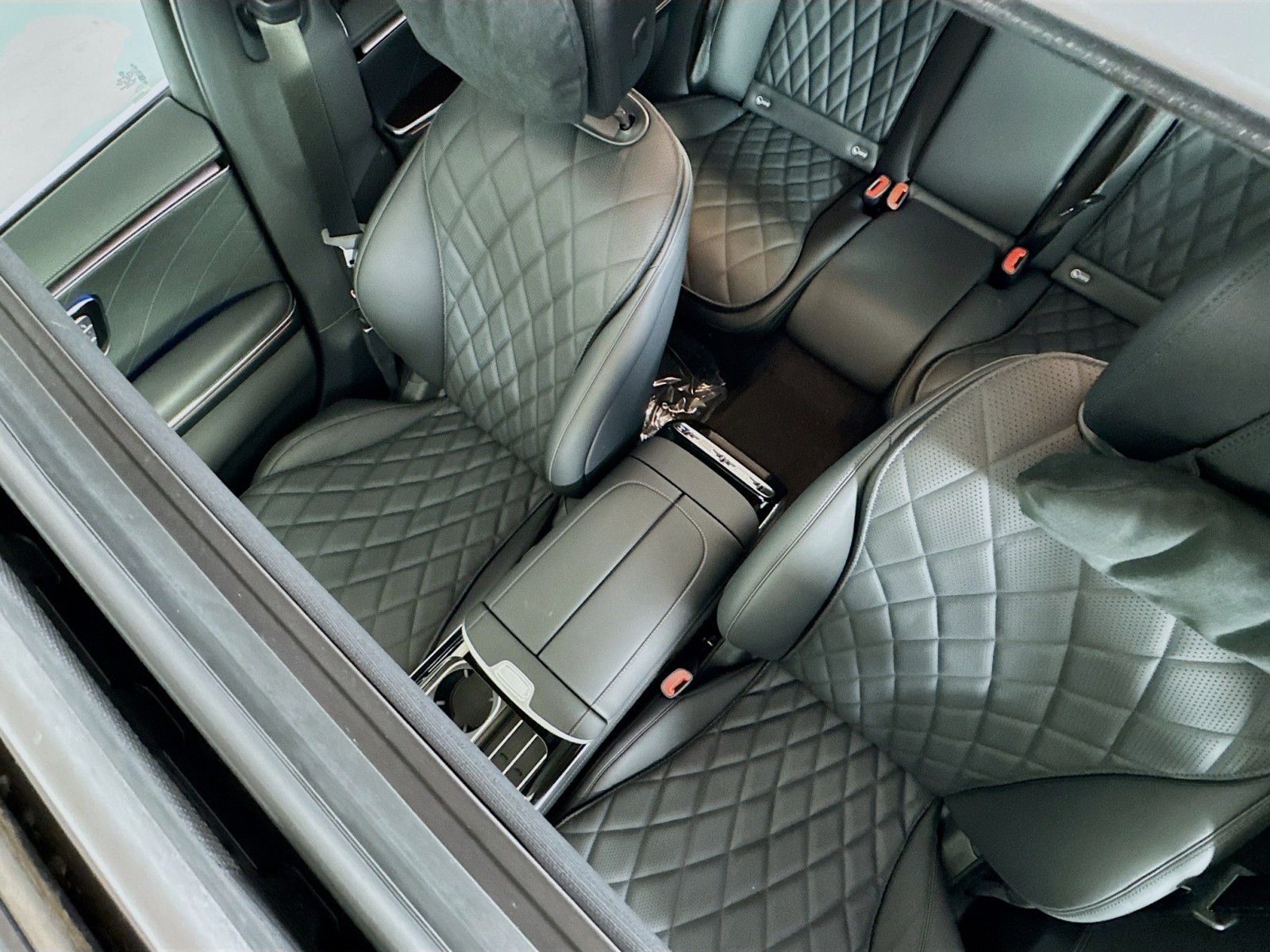 Vehicle image 19 of 30