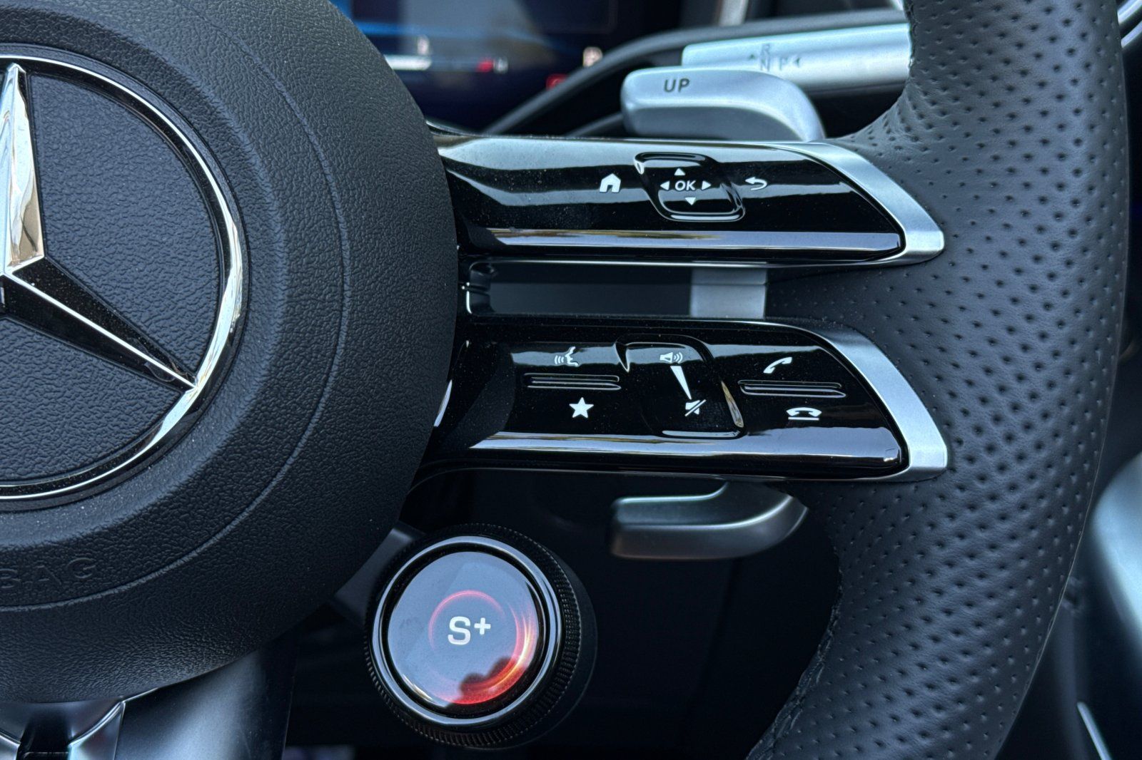 Vehicle image 28 of 35