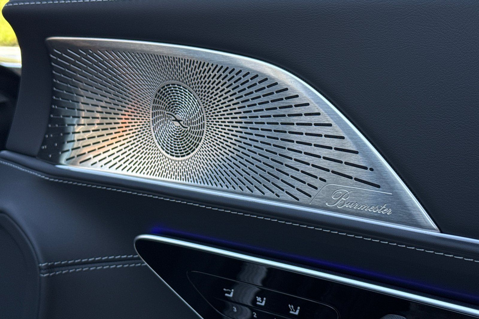 Vehicle image 13 of 35