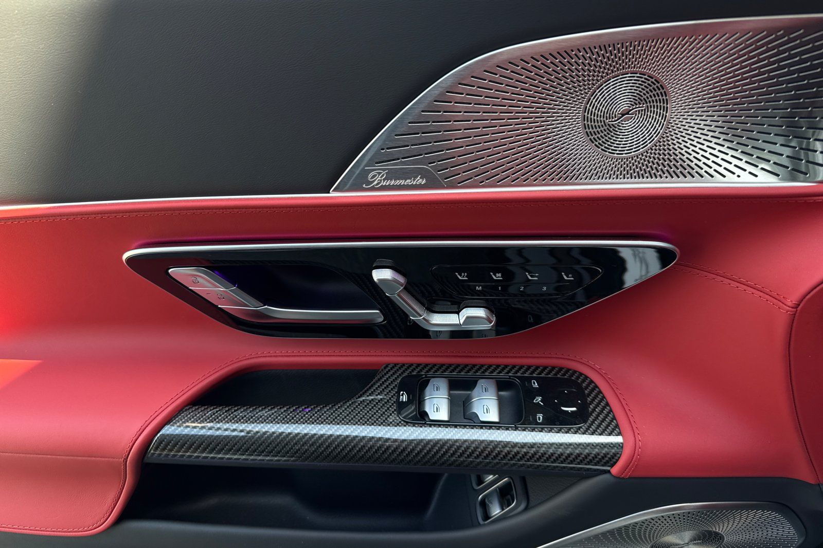 Vehicle image 25 of 35