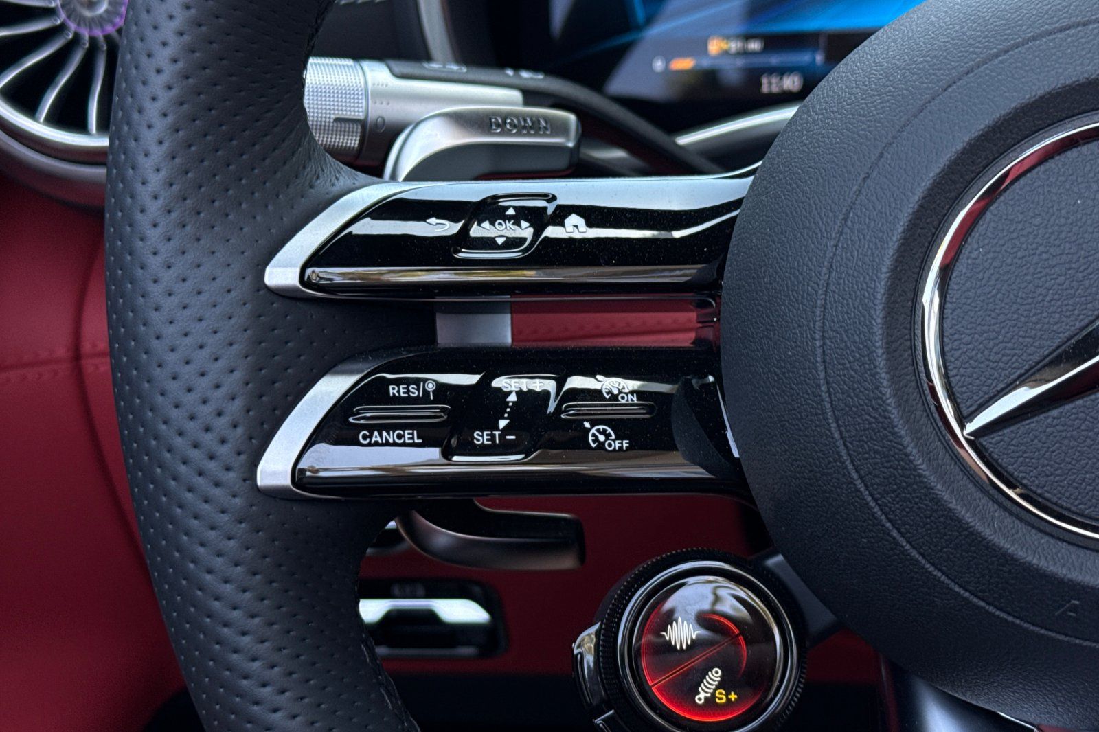 Vehicle image 28 of 35