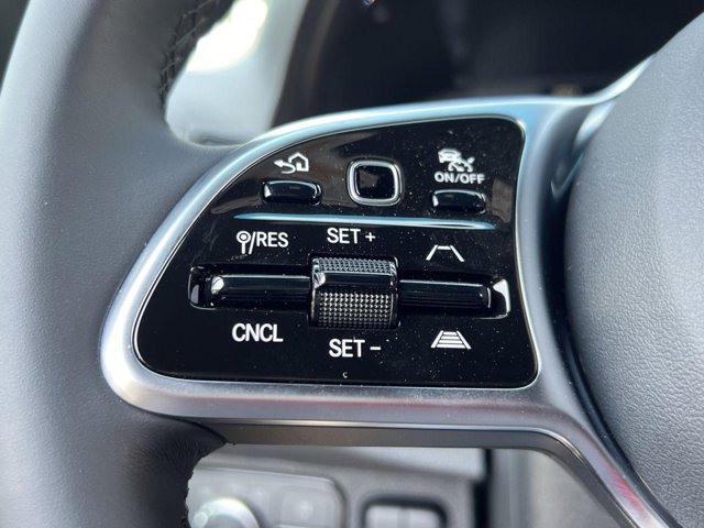 Vehicle image 29 of 34