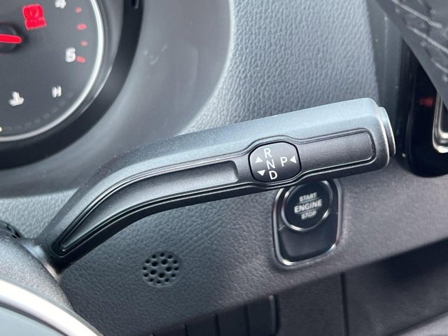Vehicle image 17 of 34