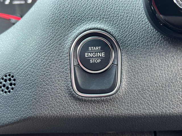 Vehicle image 32 of 34