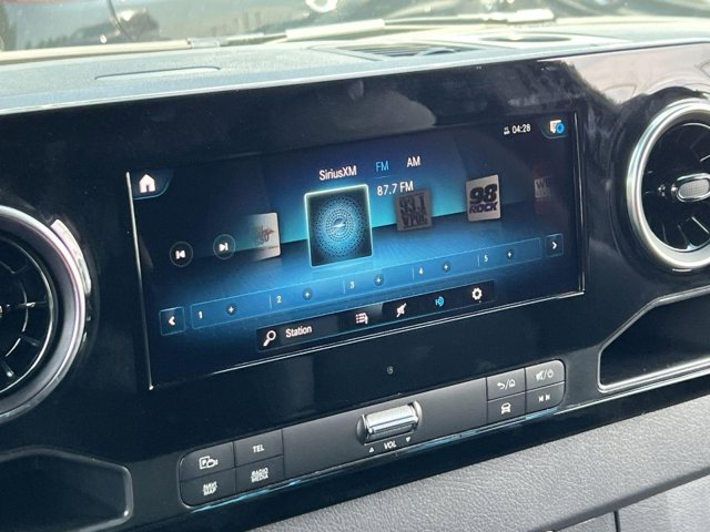 Vehicle image 13 of 34