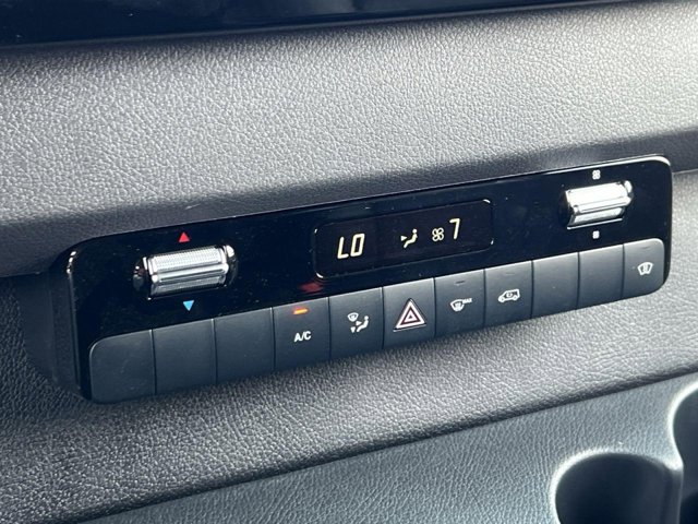 Vehicle image 16 of 34