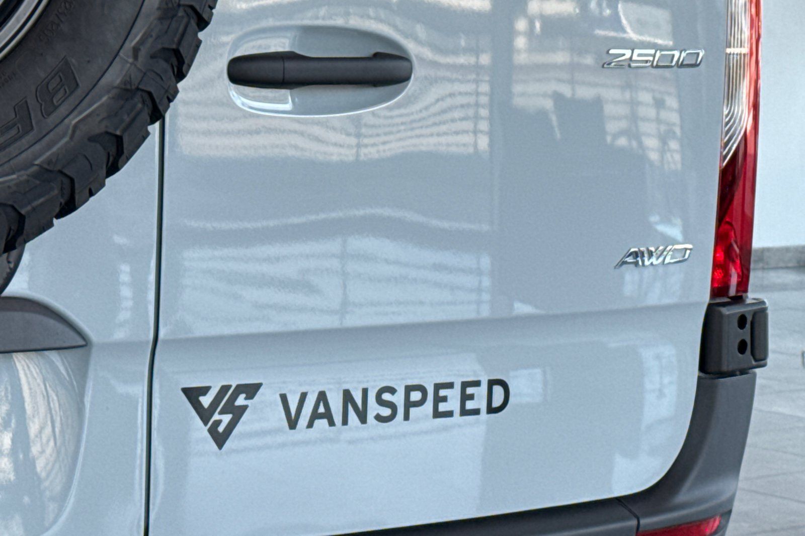 Vehicle image 40 of 42