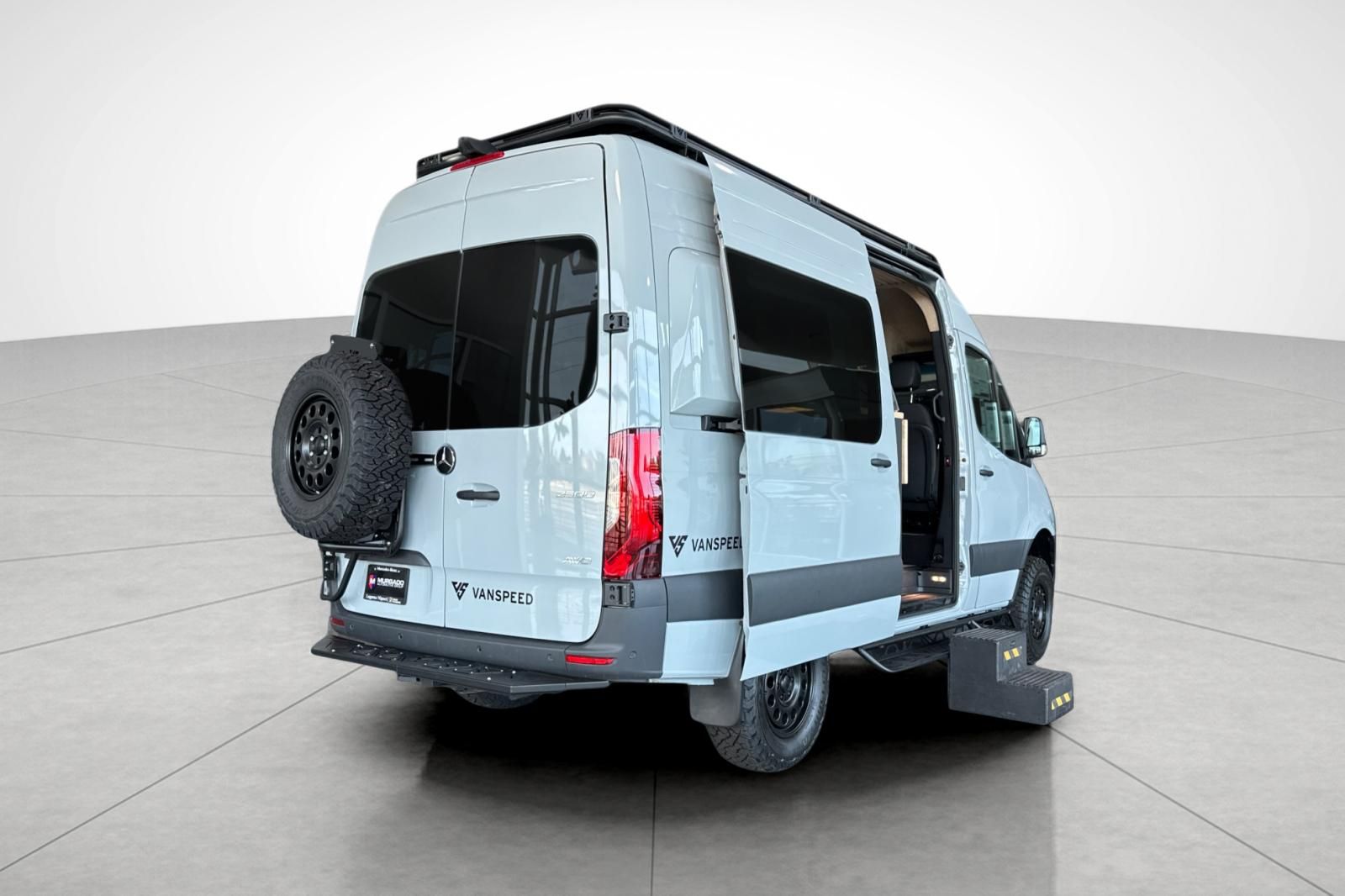 Vehicle image 6 of 42