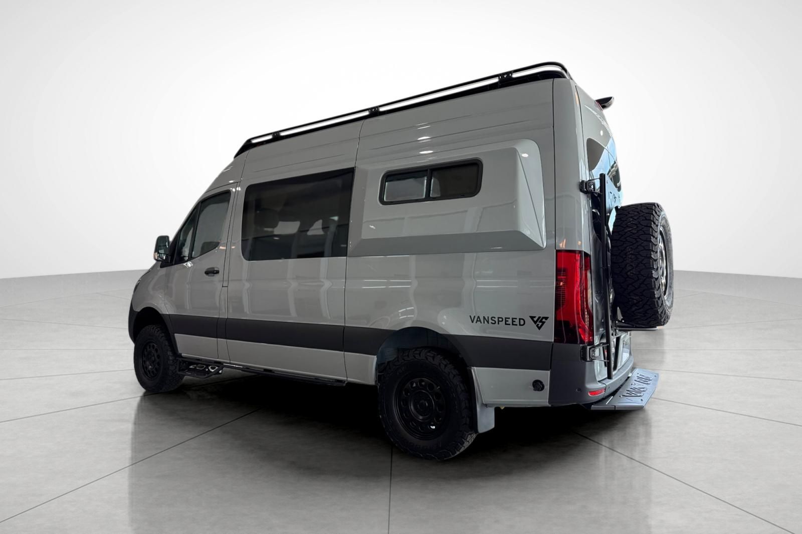Vehicle image 9 of 42