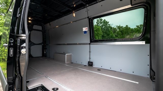 Vehicle image 22 of 26