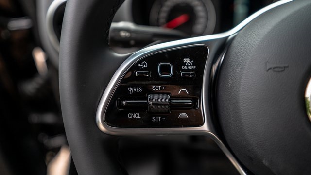 Vehicle image 15 of 26