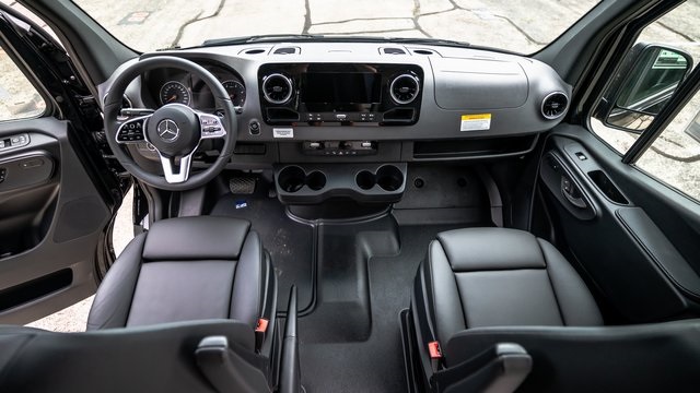 Vehicle image 8 of 26