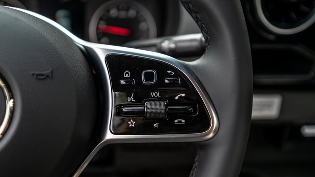 Vehicle image 16 of 26