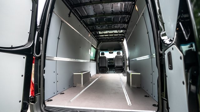 Vehicle image 23 of 26